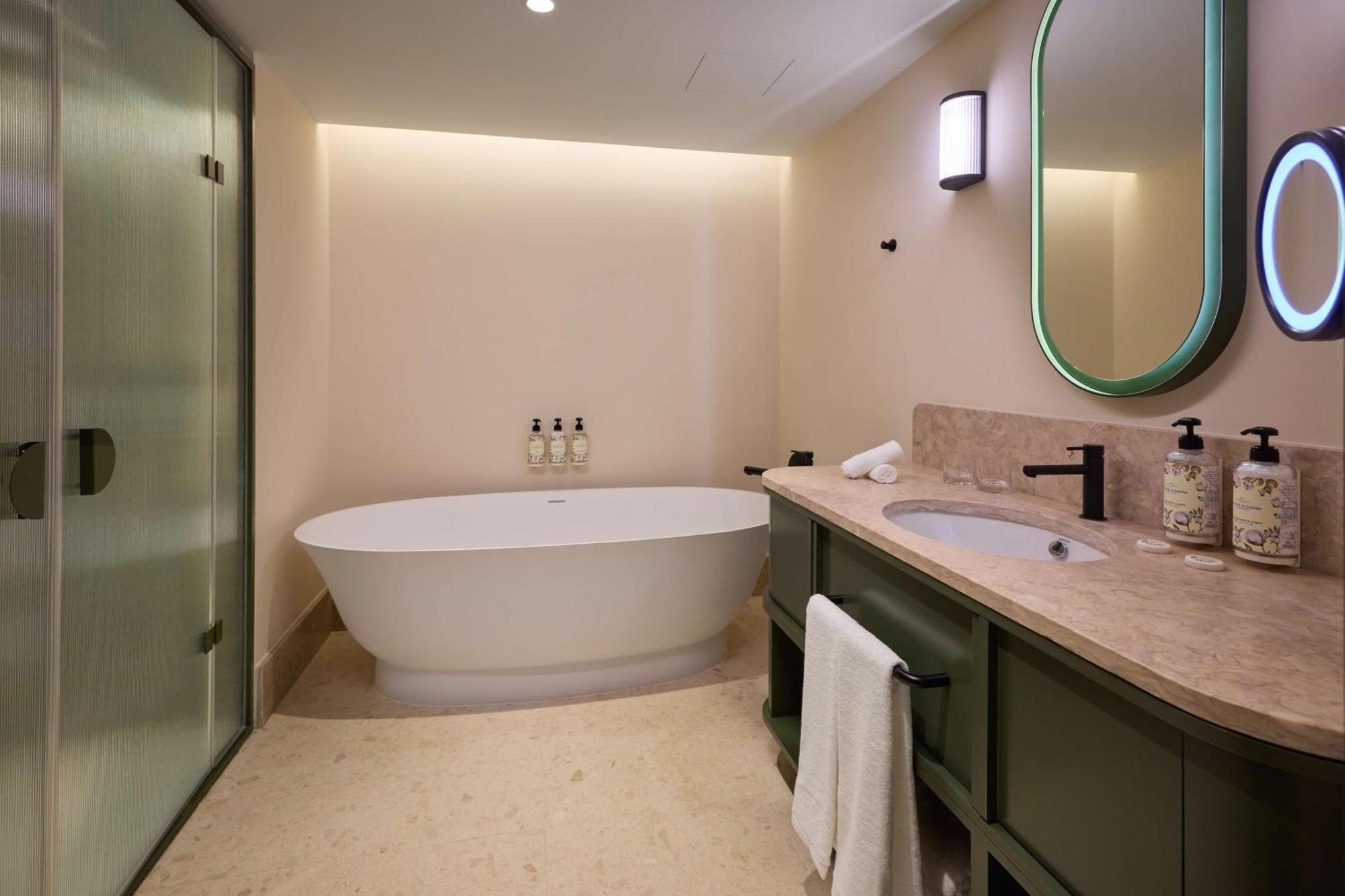 Duo Hotel Lisbon, Curio Collection By Hilton Exterior foto